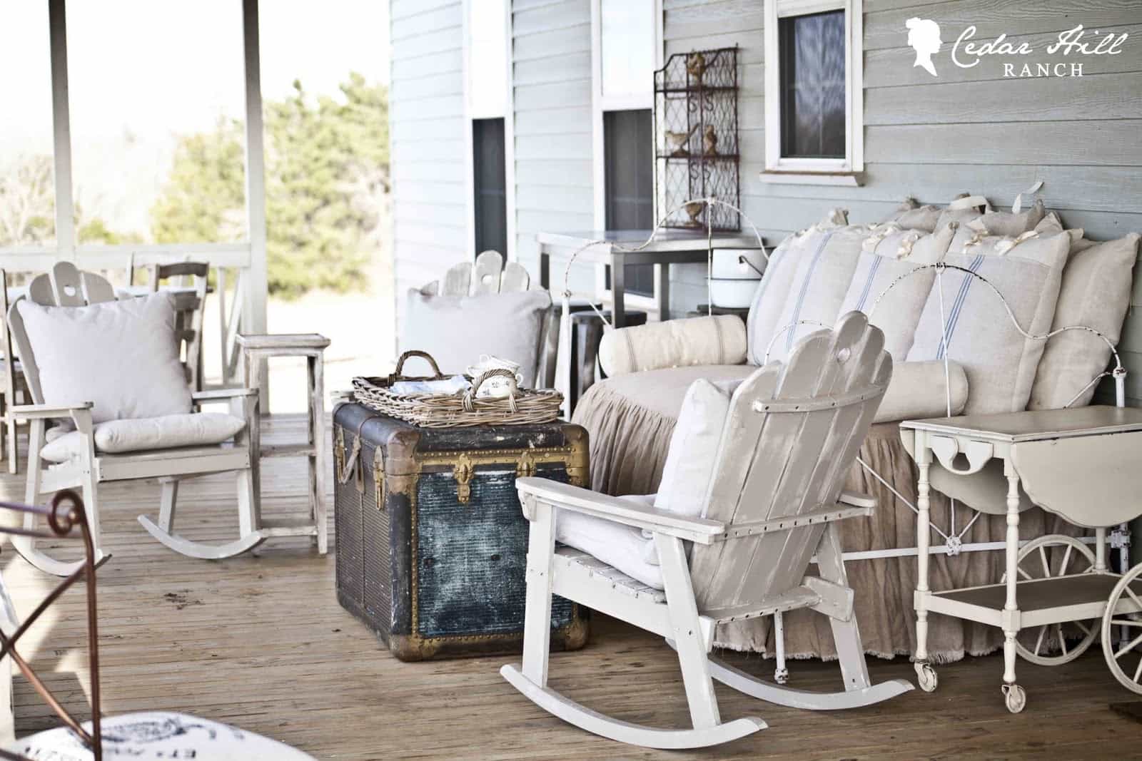 inspirational-back-porch-bed